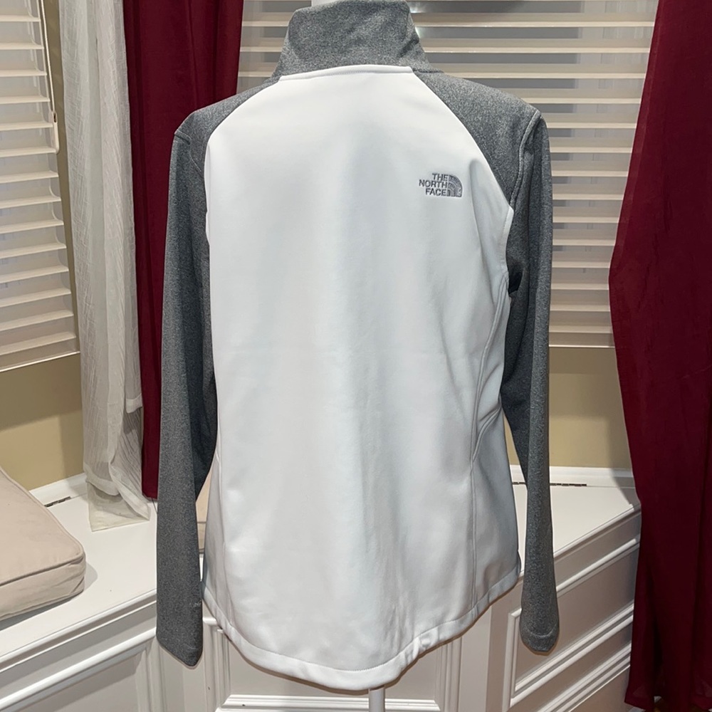 NWOT The North Face Jacket WindWall Sz XL white & grey - Picture 2 of 11